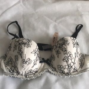 Victoria secret bra and matching underwear